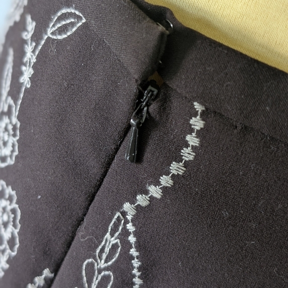 Grace Elements Women's Size 6 Brown Embroidered Knee Length Fully Lined Skirt - Picture 9 of 14